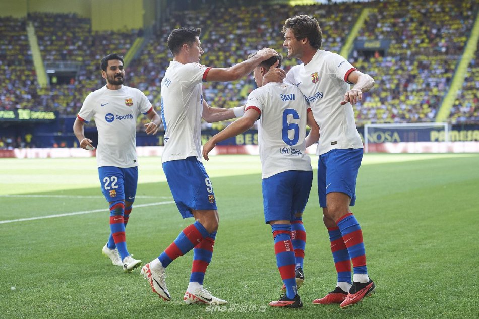 相比之下 相比之下