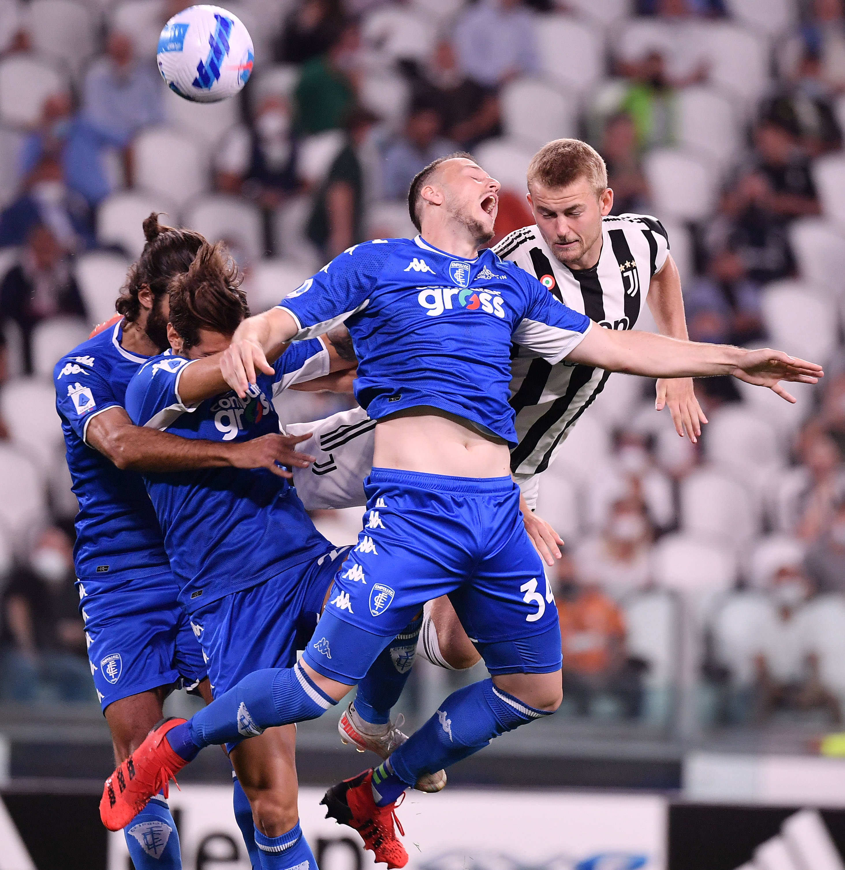 前锋和中场 前锋和中场